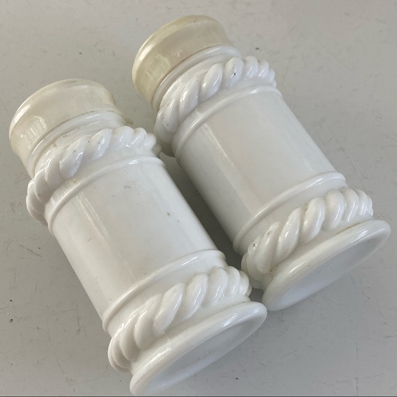 5 Milk Glass Spice Jars - Picture 10 of 12